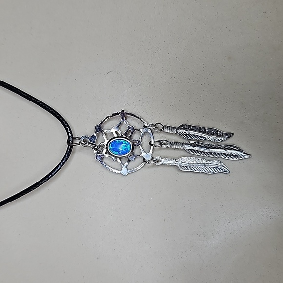 DREAM CATCHER SILVERTONE NECKLACE - Picture 2 of 7